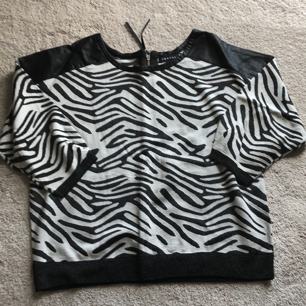 Adorable zebra print lightweight sweater